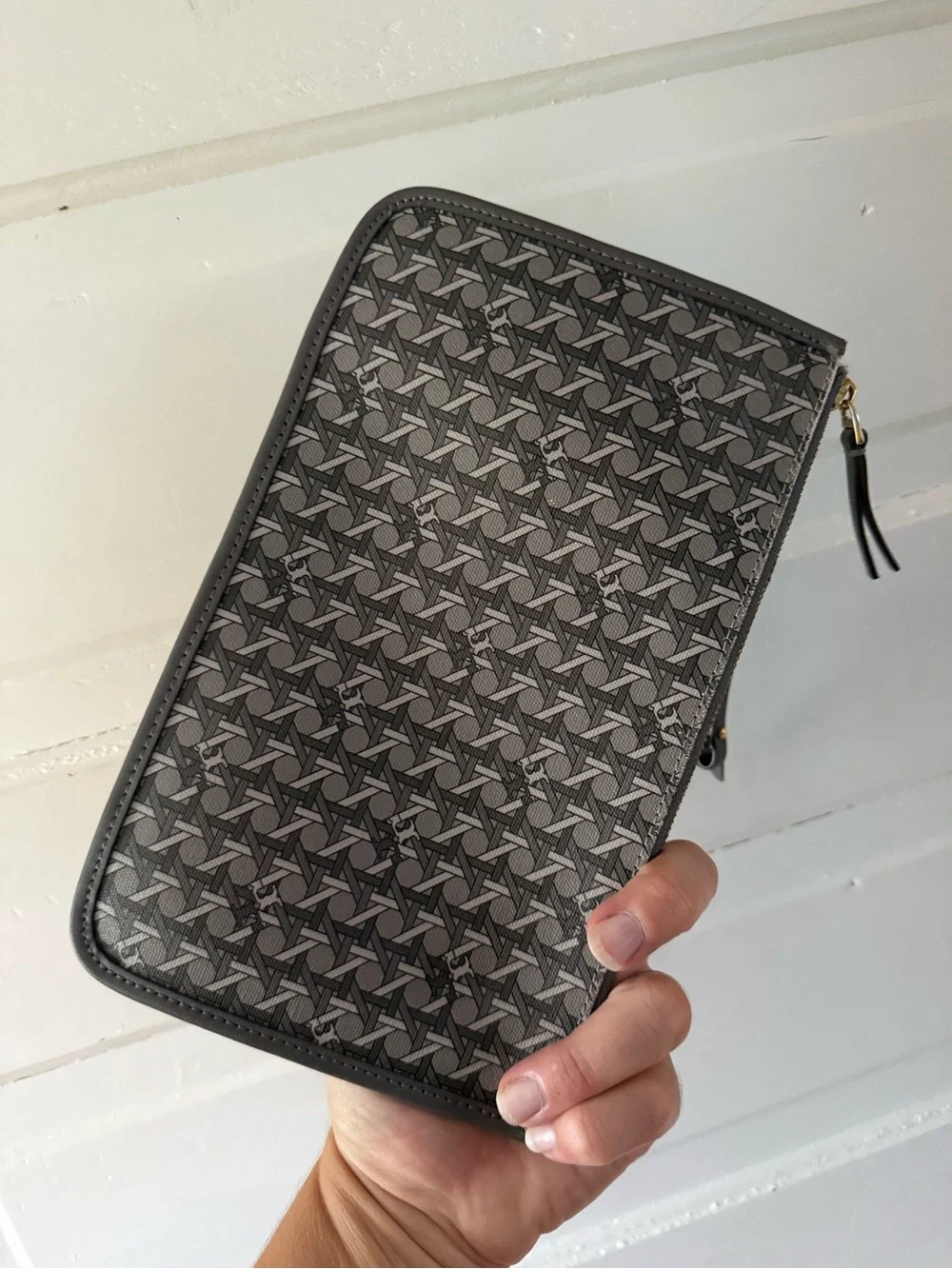 Tory Burch Ever-Ready Logo Wristlet Clutch